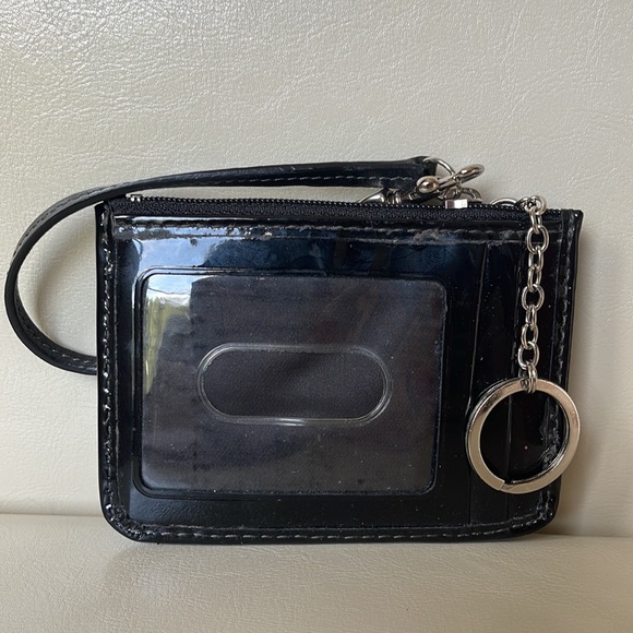 Signature card and key with 2 card slots , outside pocket - Picture 2 of 2